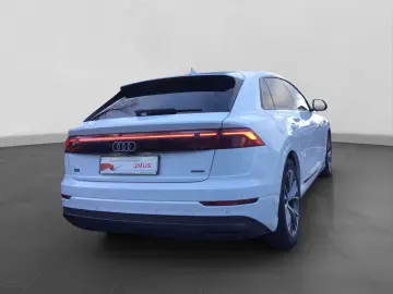 AUDI Q8 55 TFSIe Q S LINE PANO LEDER LM21 AHK