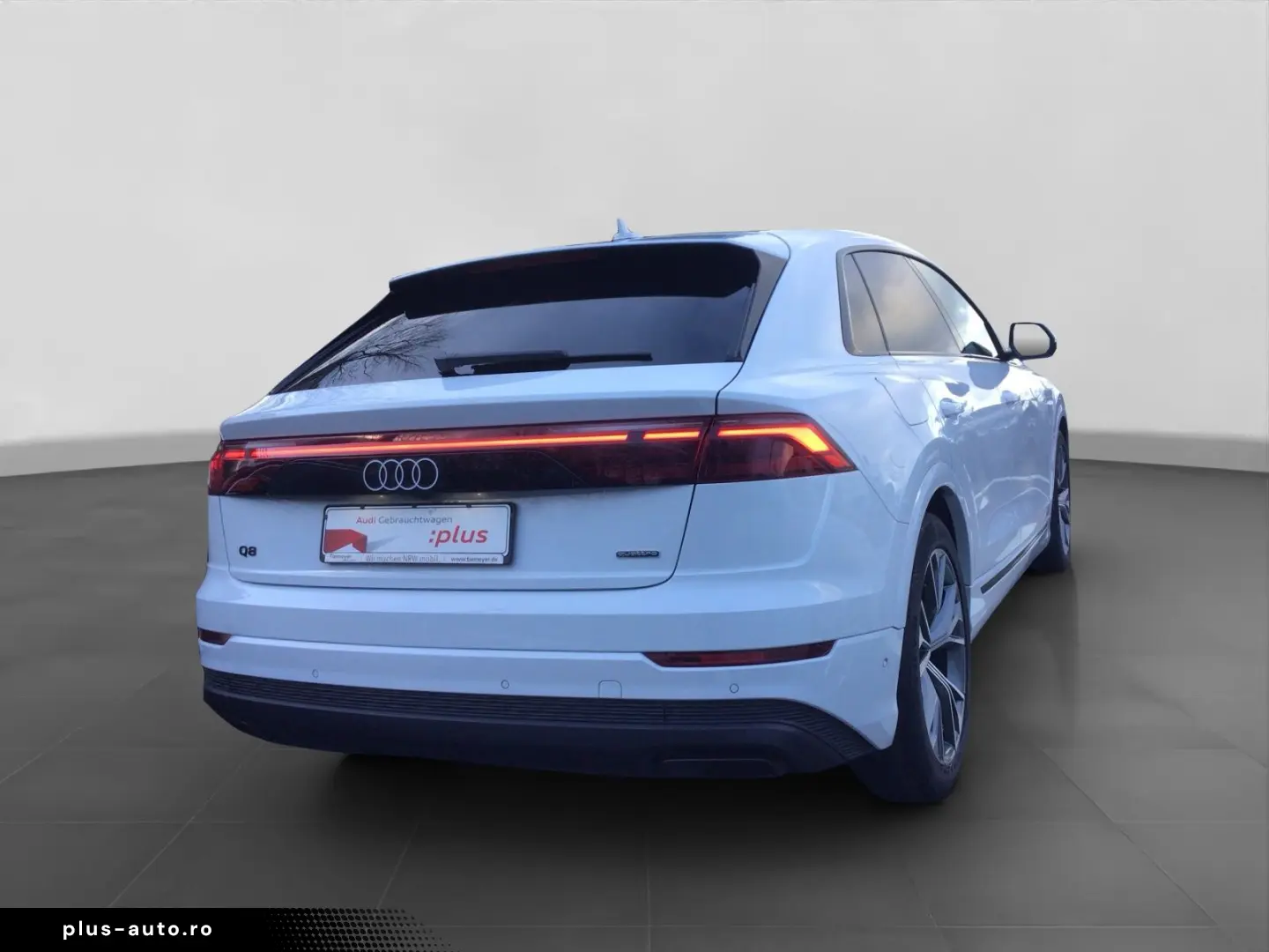 AUDI Q8 55 TFSIe Q S LINE PANO LEDER LM21 AHK