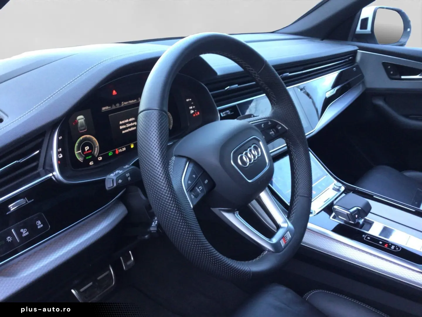 AUDI Q8 55 TFSIe Q S LINE PANO LEDER LM21 AHK