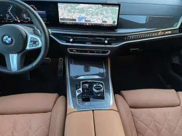 BMW X5 xDrive40d M Sportpaket Pro-BMW Iconic Glow-In