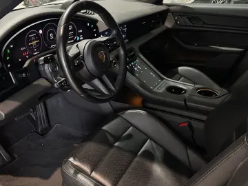 PORSCHE Taycan  Pano BOSE ACC Chrono Luft Apple Leder