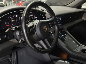 PORSCHE Taycan  Pano BOSE ACC Chrono Luft Apple Leder