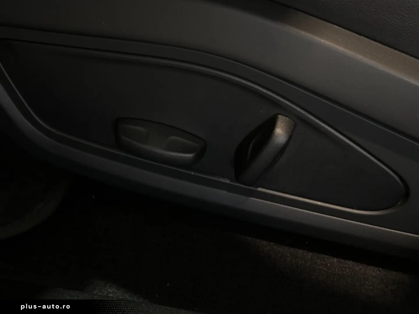 PORSCHE Taycan  Pano BOSE ACC Chrono Luft Apple Leder