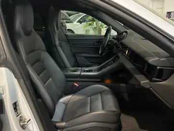 PORSCHE Taycan  Pano BOSE ACC Chrono Luft Apple Leder