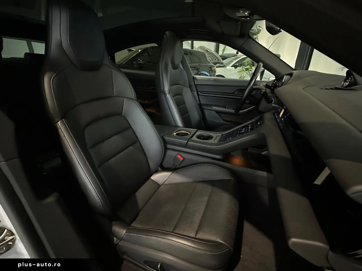 PORSCHE Taycan  Pano BOSE ACC Chrono Luft Apple Leder