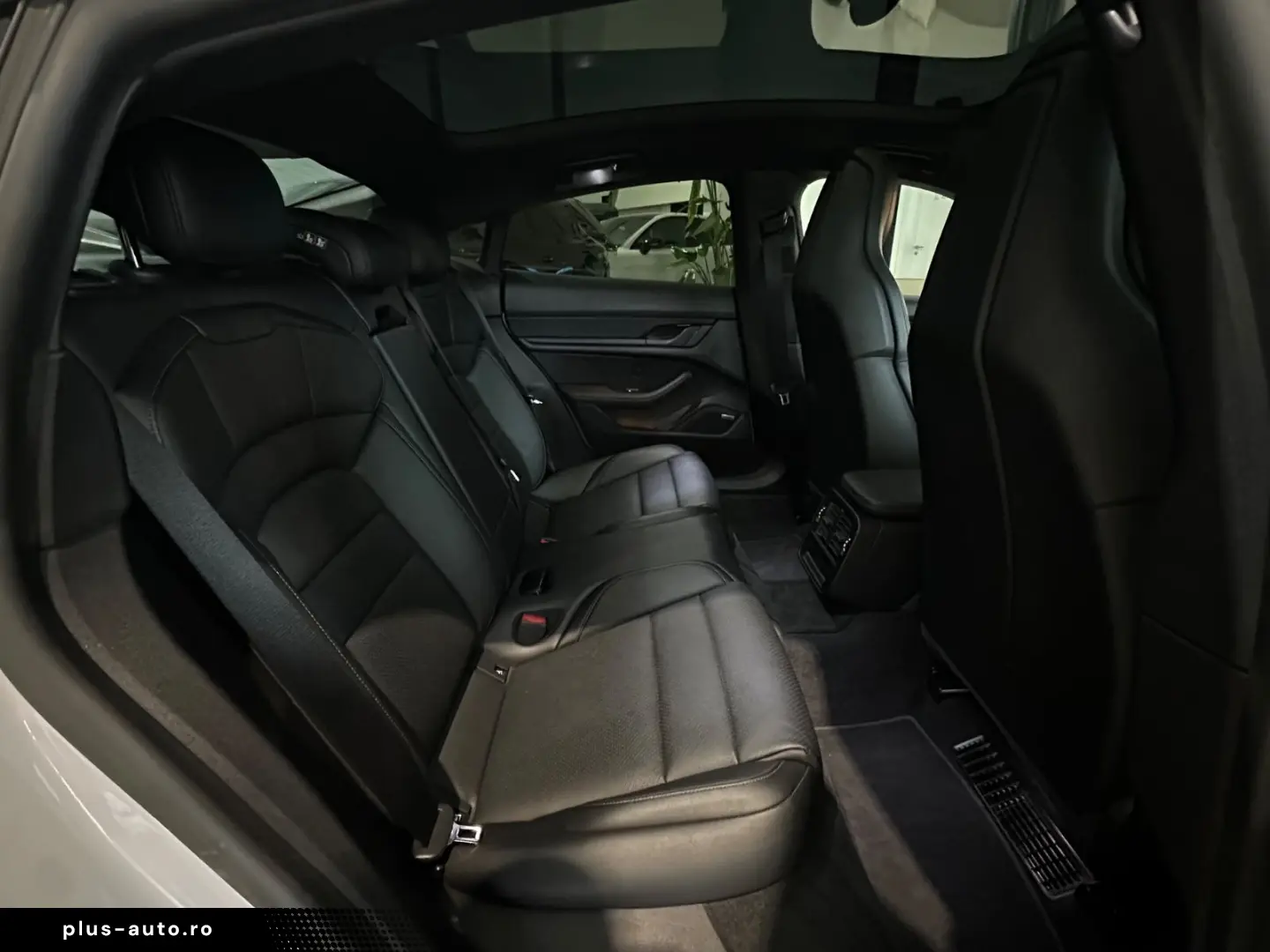 PORSCHE Taycan  Pano BOSE ACC Chrono Luft Apple Leder