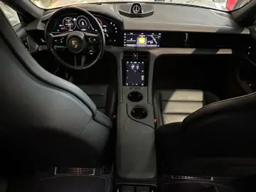 PORSCHE Taycan  Pano BOSE ACC Chrono Luft Apple Leder