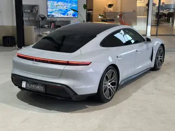 PORSCHE Taycan  Pano BOSE ACC Chrono Luft Apple Leder