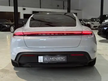 PORSCHE Taycan  Pano BOSE ACC Chrono Luft Apple Leder