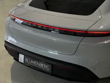 PORSCHE Taycan  Pano BOSE ACC Chrono Luft Apple Leder