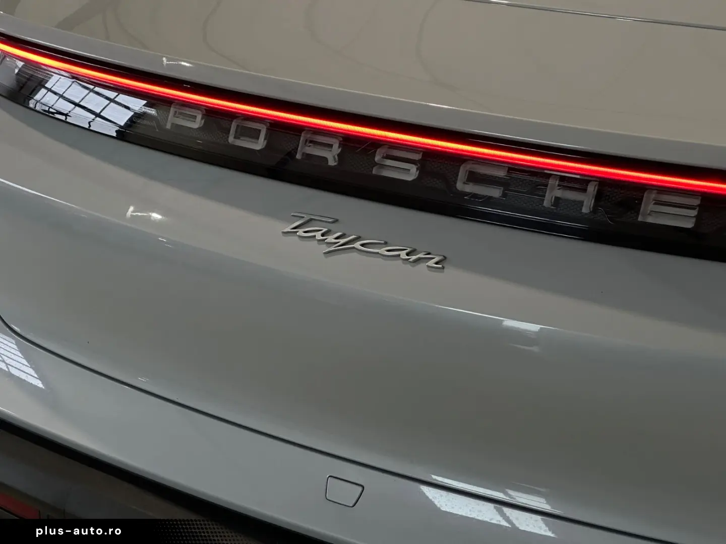 PORSCHE Taycan  Pano BOSE ACC Chrono Luft Apple Leder