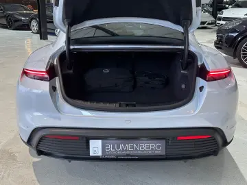 PORSCHE Taycan  Pano BOSE ACC Chrono Luft Apple Leder