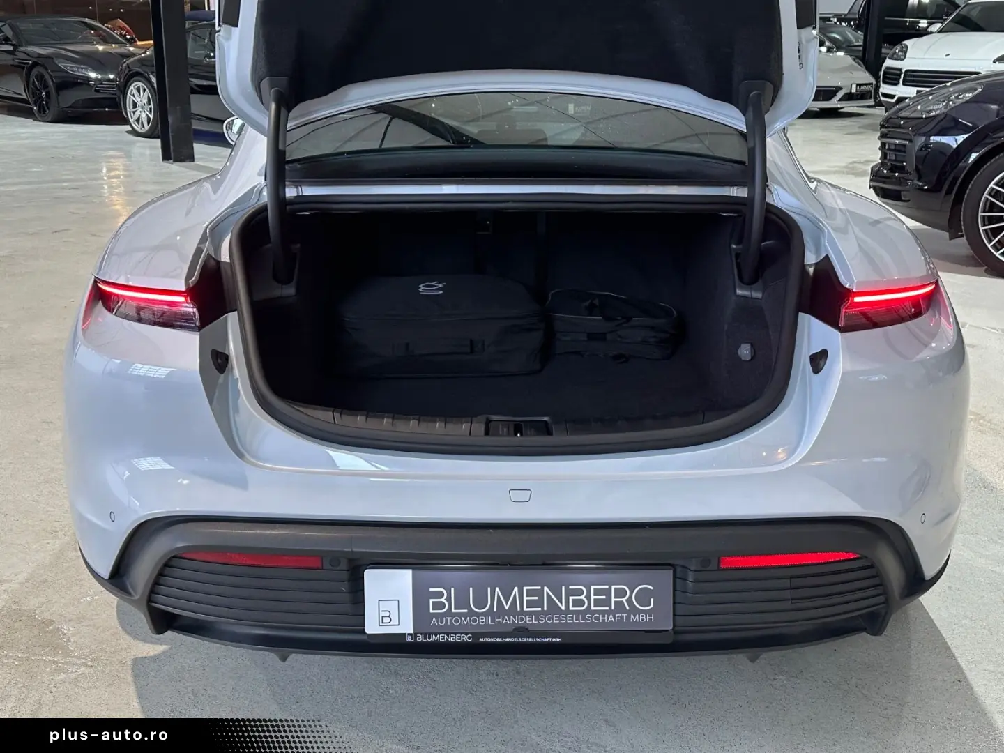 PORSCHE Taycan  Pano BOSE ACC Chrono Luft Apple Leder