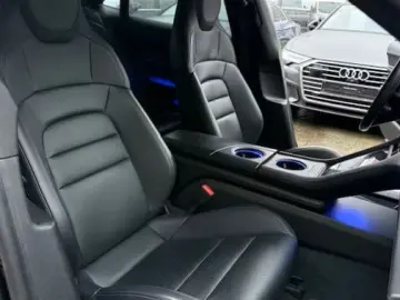 PORSCHE Taycan 4S Bose HUD Vierradlenk. Matrix Bose