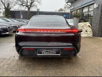 PORSCHE Taycan 4S Bose HUD Vierradlenk. Matrix Bose