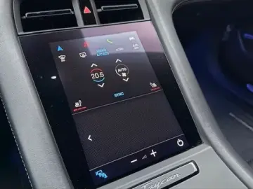 PORSCHE Taycan 4S Bose HUD Vierradlenk. Matrix Bose