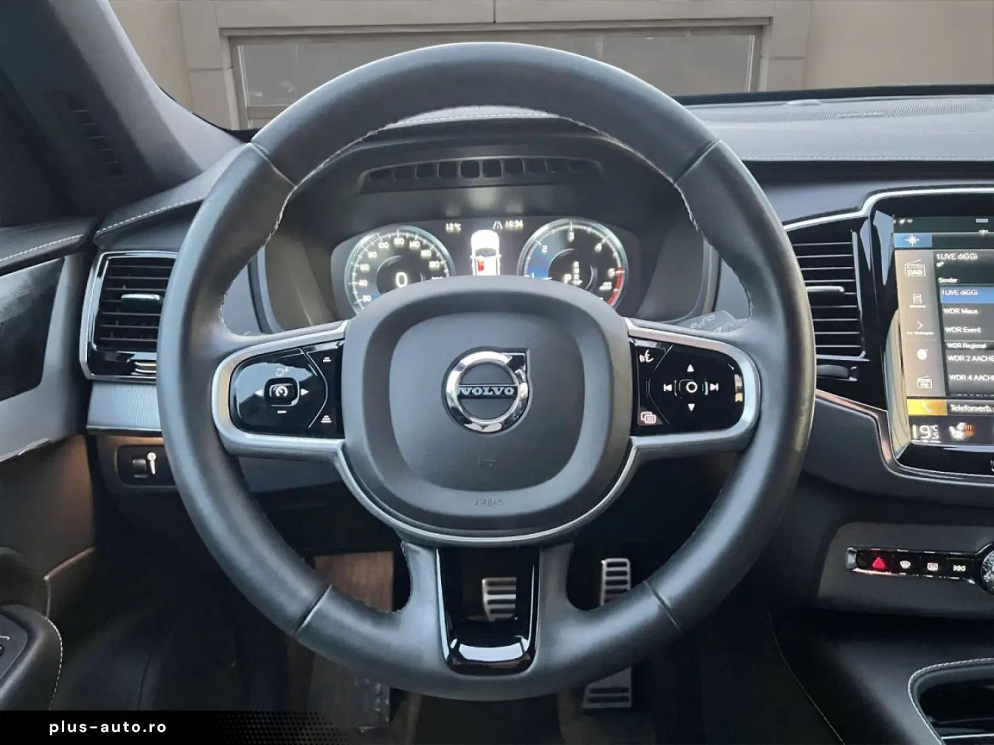 VOLVO XC90 B5 AWD R-DESIGN AHK NAVI LED