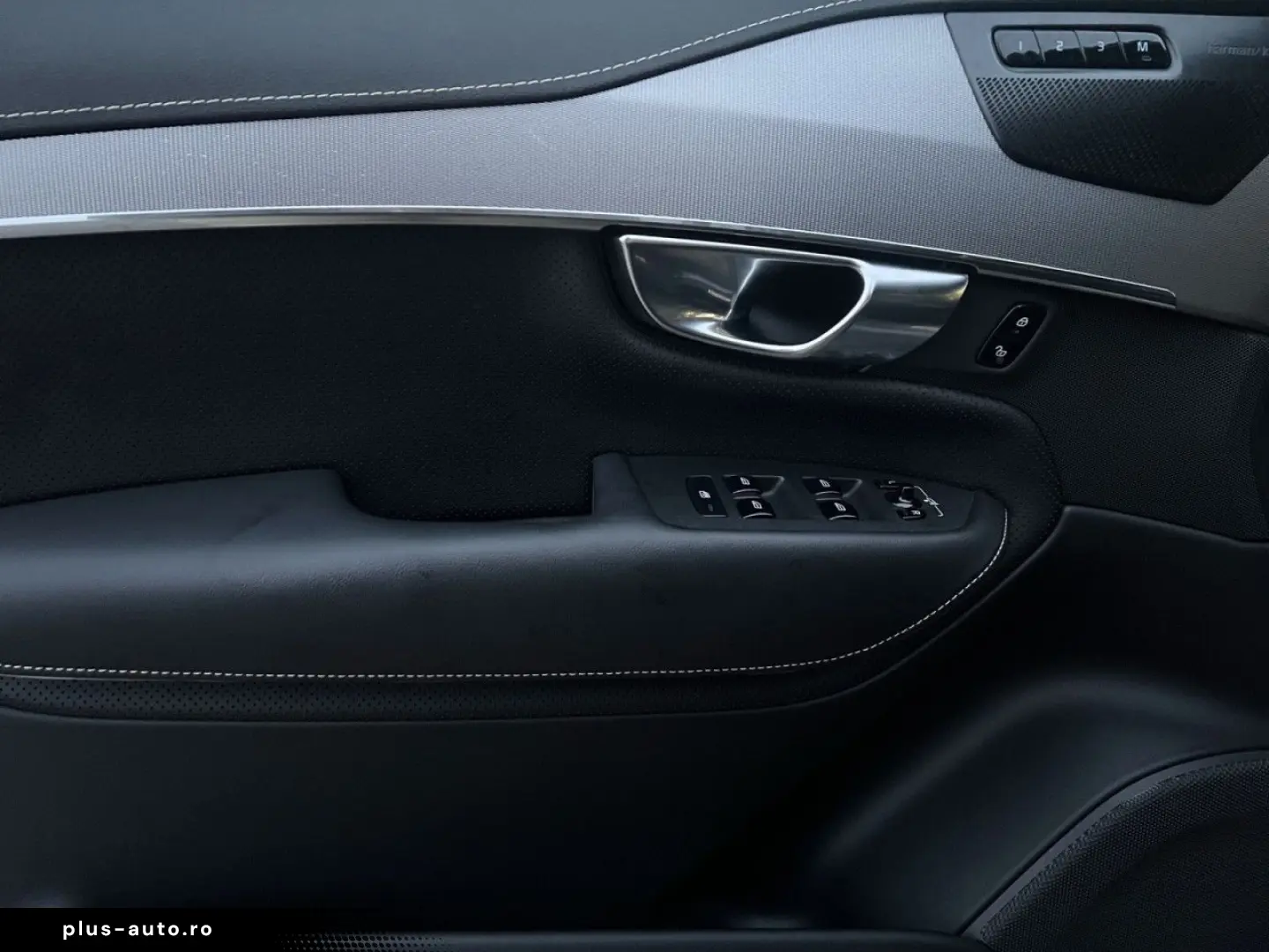 VOLVO XC90 B5 AWD R-DESIGN AHK NAVI LED