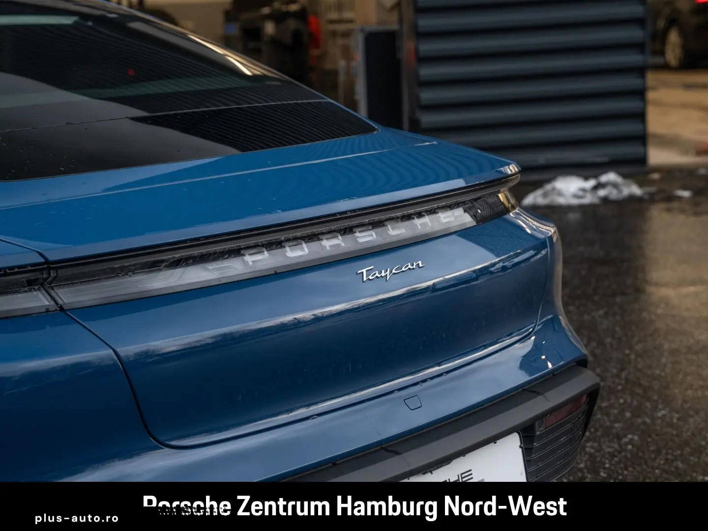 PORSCHE Taycan BOSE PASM Head-Up Panorama PDLS Plus