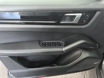 Porsche Cayenne Coupe Standard (2020)