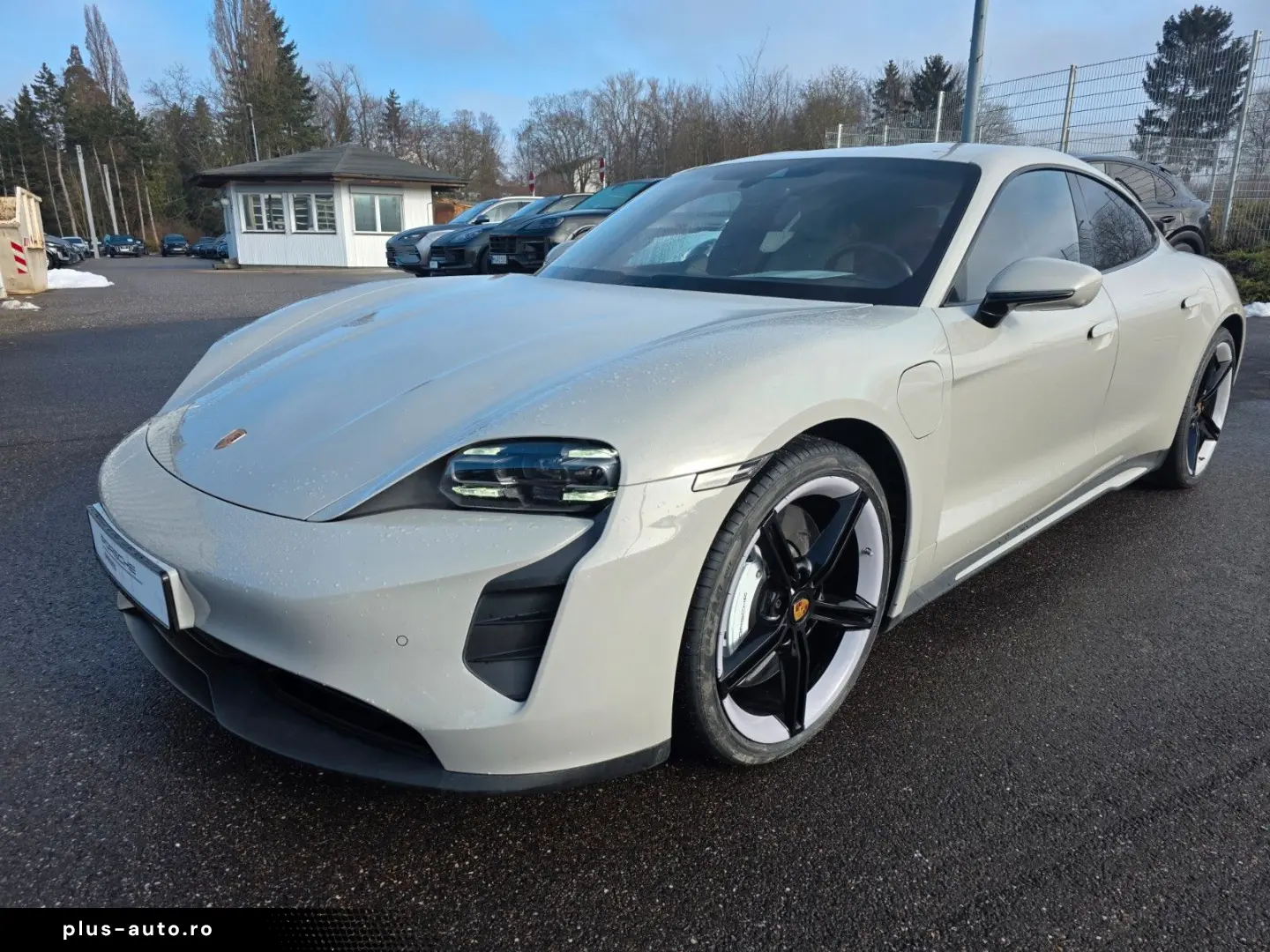 PORSCHE Taycan Sport Chrono Inno Drive LED Sport Sound