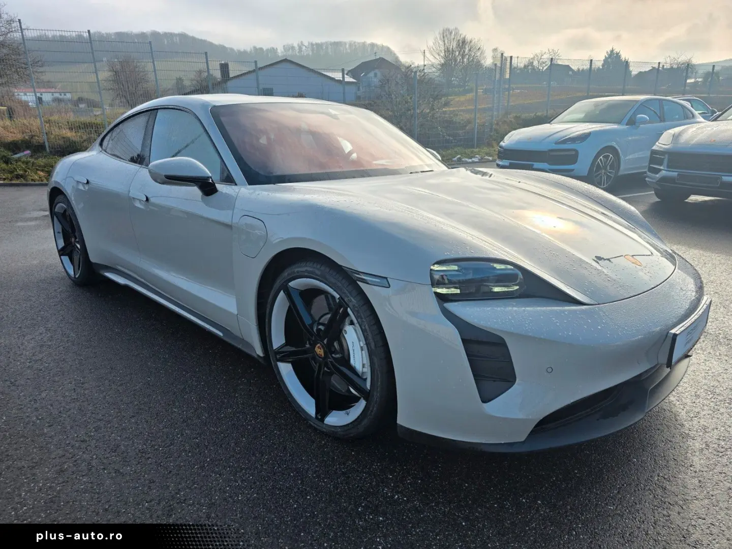 PORSCHE Taycan Sport Chrono Inno Drive LED Sport Sound