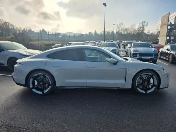 PORSCHE Taycan Sport Chrono Inno Drive LED Sport Sound