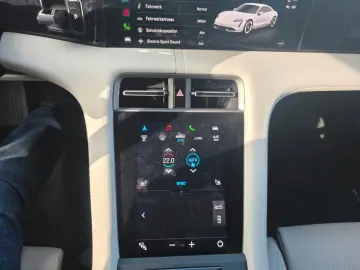 PORSCHE Taycan Sport Chrono Inno Drive LED Sport Sound