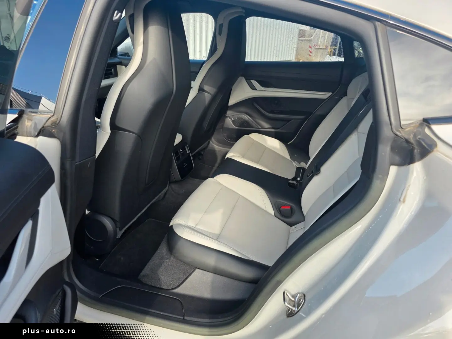 PORSCHE Taycan Sport Chrono Inno Drive LED Sport Sound