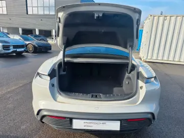 PORSCHE Taycan Sport Chrono Inno Drive LED Sport Sound