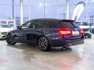 Mercedes-Benz E-Class E220D