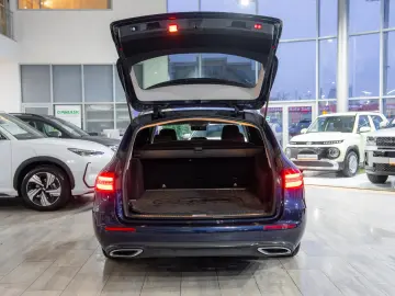 Mercedes-Benz E-Class E220D