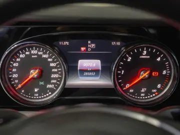 Mercedes-Benz E-Class E220D