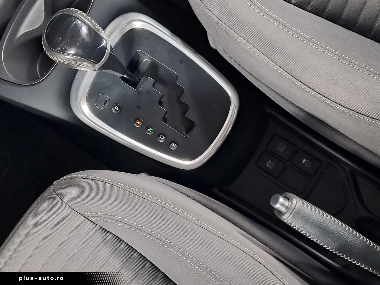 TOYOTA YARIS HYBRID 1.5i 74CP 2018