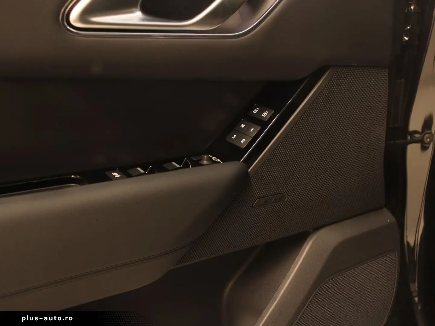 Land Rover Range Rover Velar 2.0 D200 S AWD Black Pack