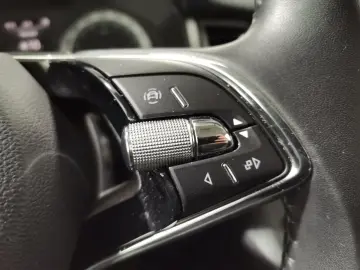 SKODA Kodiaq 1.5 TSI Active LED Navi SHZ Klima