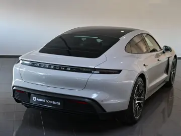 PORSCHE Taycan Performancebatterie PASM Pano HUD ACC 20