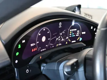 PORSCHE Taycan Performancebatterie PASM Pano HUD ACC 20