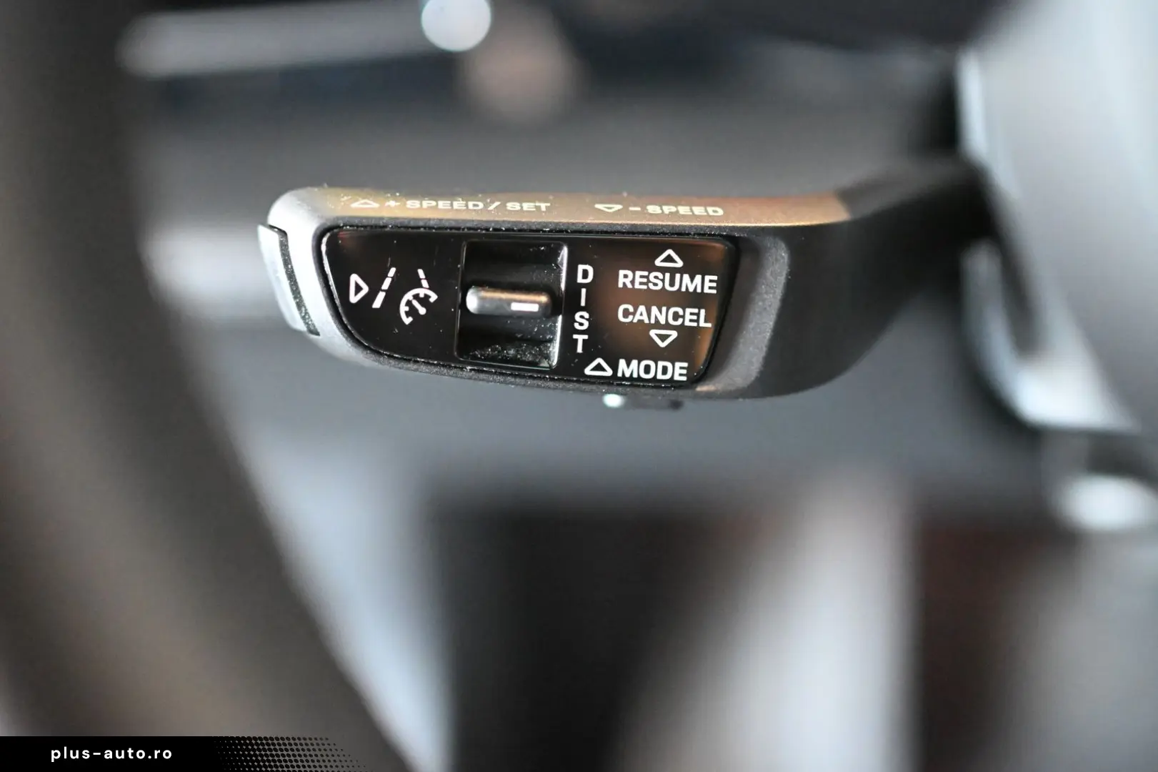 PORSCHE Taycan Performancebatterie PASM Pano HUD ACC 20