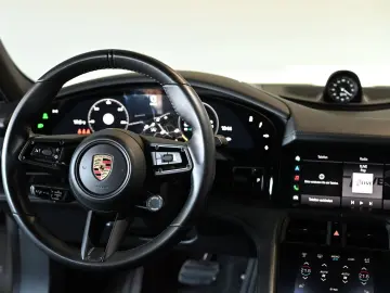 PORSCHE Taycan Performancebatterie PASM Pano HUD ACC 20