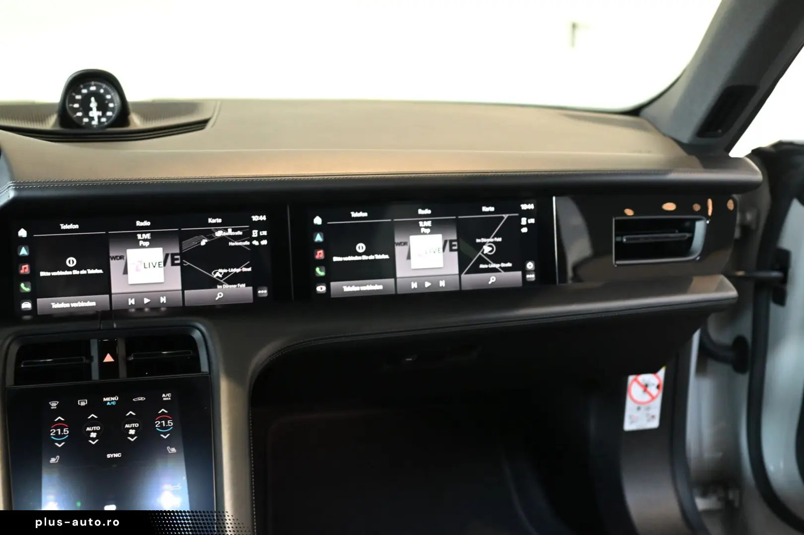 PORSCHE Taycan Performancebatterie PASM Pano HUD ACC 20