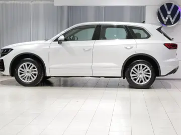 Volkswagen Touareg 3.0TDI Facelift Elegance StdHz HdMa