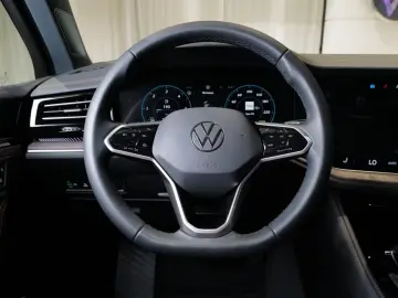 Volkswagen Touareg 3.0TDI Facelift Elegance StdHz HdMa