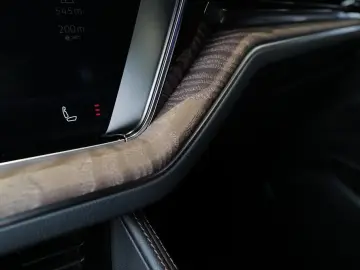 Volkswagen Touareg 3.0TDI Facelift Elegance StdHz HdMa