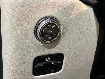 MERCEDES-BENZ GLC 200 4Matic  Pano  360   ACC  Advan&hellip;