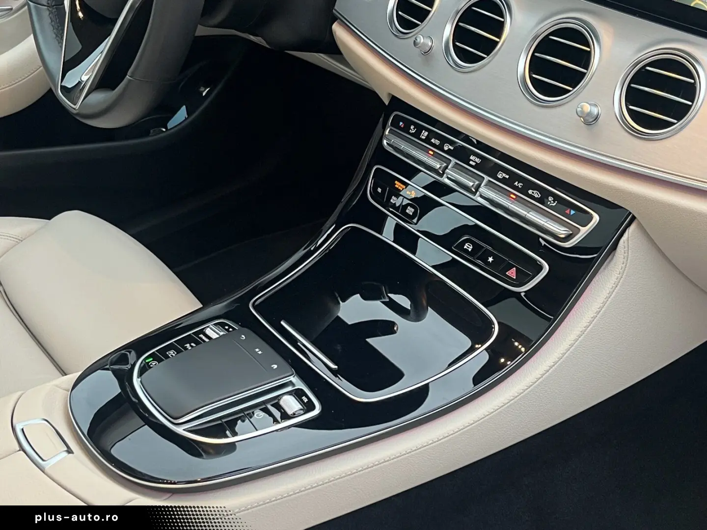 MERCEDES-BENZ E 300 AMG SCHIEBEDACH 360 AMBI MBUX-HI&hellip;