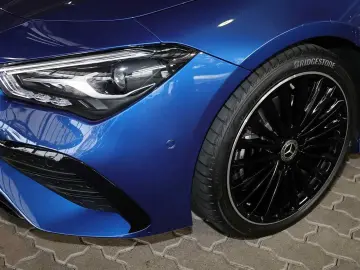 MERCEDES-BENZ CLA 200 Coupé AMG TOTWINKEL PANO DISTR 360  19