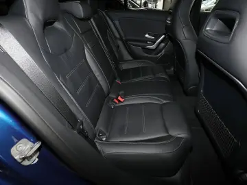 MERCEDES-BENZ CLA 200 Coupé AMG TOTWINKEL PANO DISTR 360  19