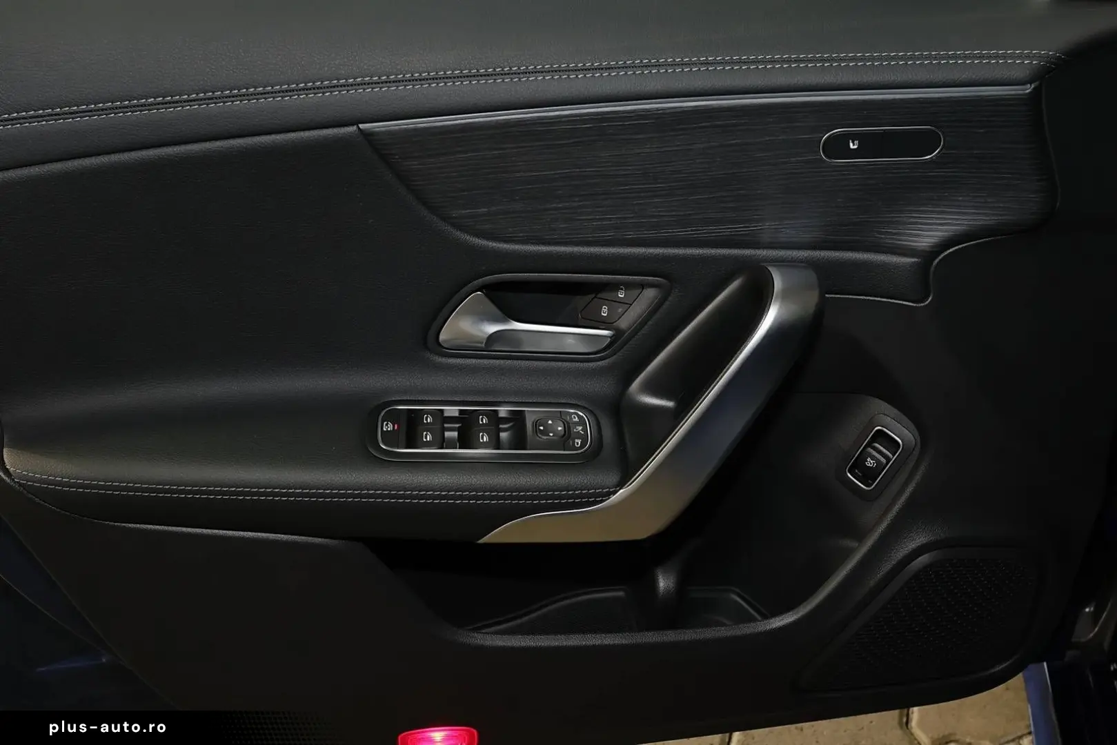 MERCEDES-BENZ CLA 200 Coupé AMG TOTWINKEL PANO DISTR 360  19