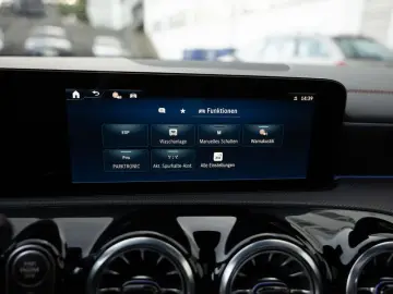 MERCEDES-BENZ CLA 200 Coupé AMG-Sport LED Cam Pano N&hellip;